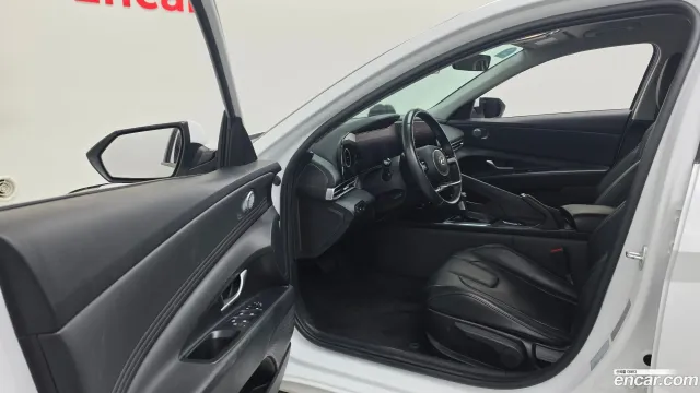 Hyundai Elantra (Avante)
