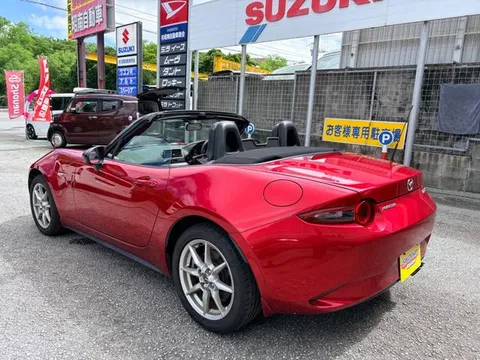 Mazda MX-5 (Roadster)