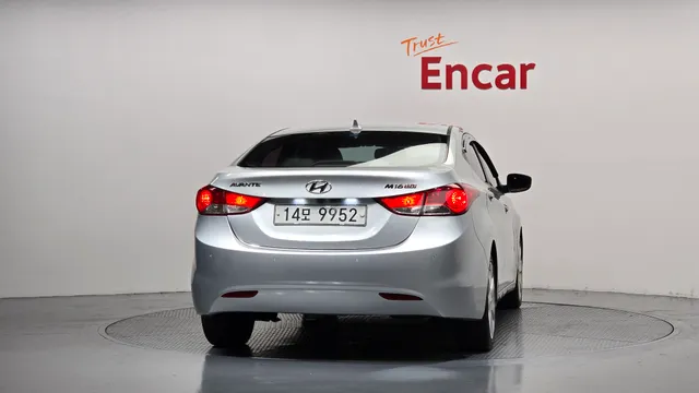 Hyundai Elantra (Avante)