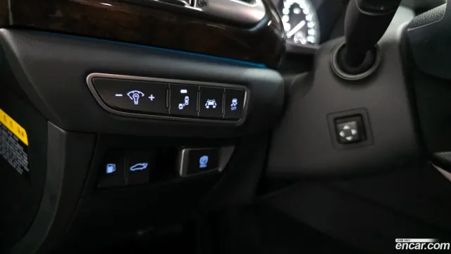 Genesis G90 (EQ900)