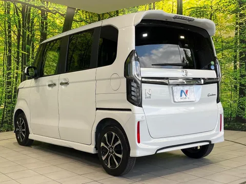 Honda N-BOX Custom