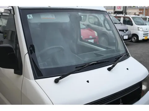 Mitsubishi Minicab Van