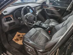 Hongqi HS7