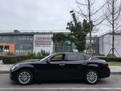 Infiniti Q70