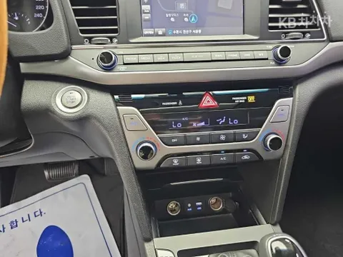 Hyundai Elantra (Avante)