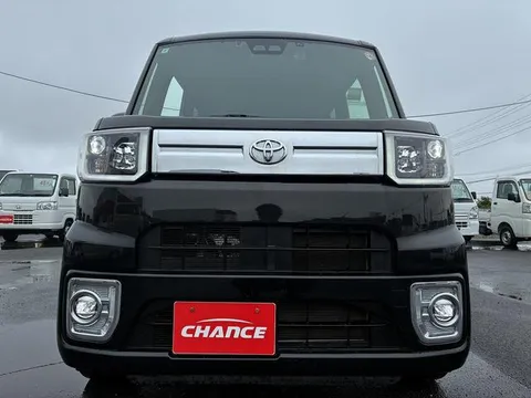 Toyota Pixis Mega