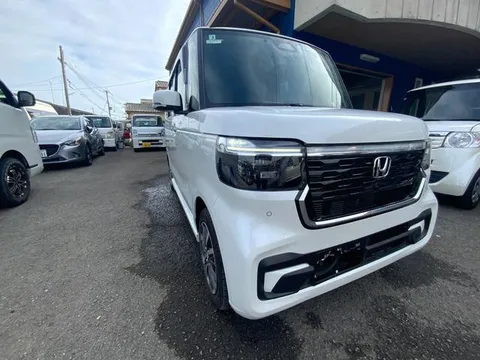 Honda N-BOX Custom
