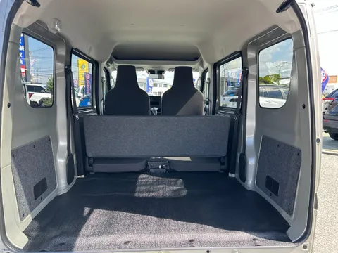 Nissan Clipper Van