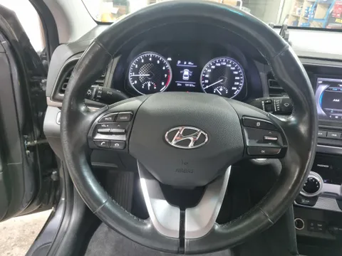 Hyundai Elantra (Avante)