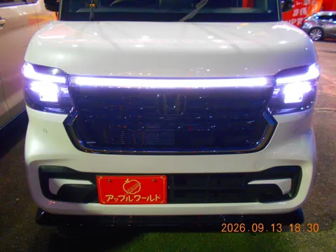 Honda N-BOX Custom
