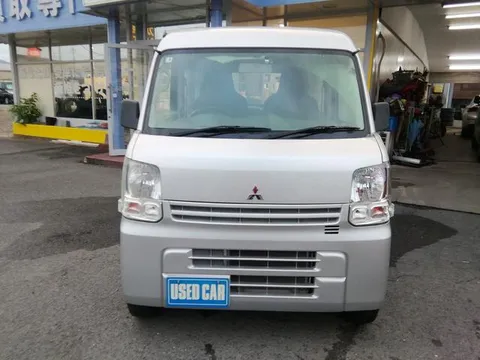 Mitsubishi Minicab Van