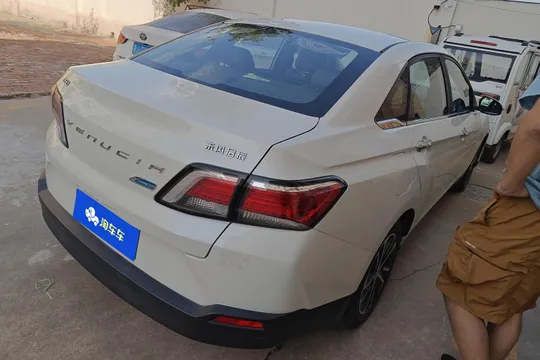 Venucia D60