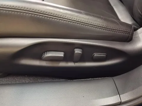 Infiniti Q70