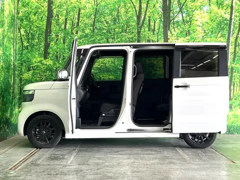 Honda N-BOX Custom