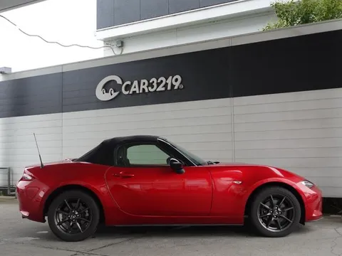 Mazda MX-5 (Roadster)