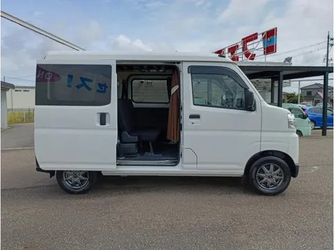 Toyota Pixis Van