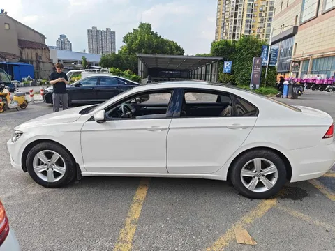 Volkswagen Lamando
