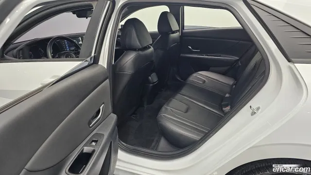Hyundai Elantra (Avante)