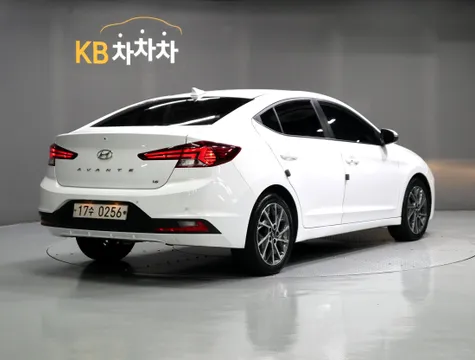 Hyundai Elantra (Avante)
