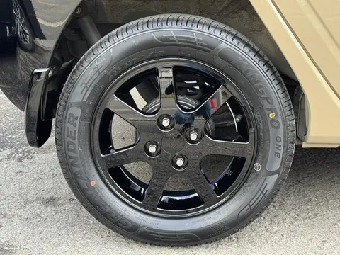Daihatsu Naked