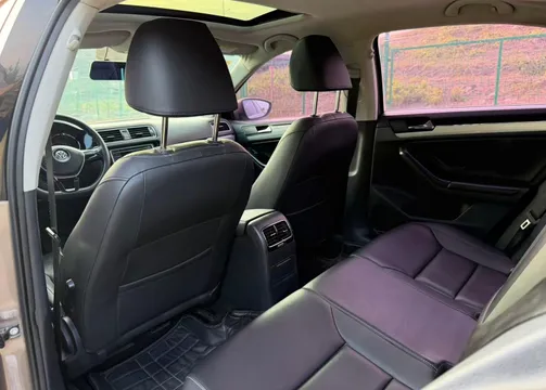 Volkswagen Sagitar