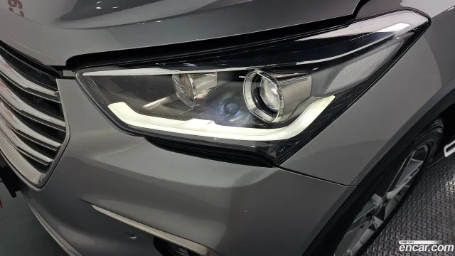 Hyundai Grand Santa Fe (Maxcruz)