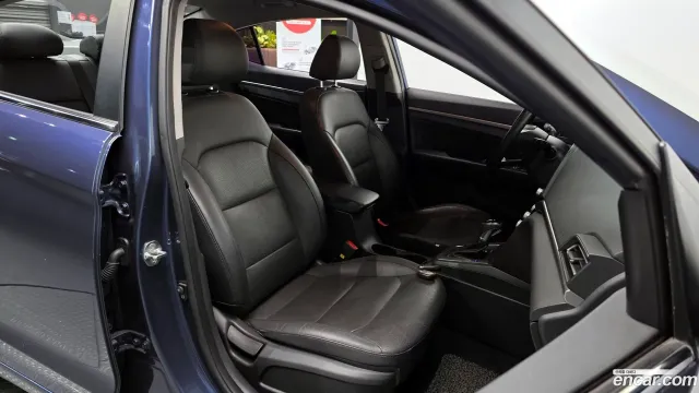 Hyundai Elantra (Avante)