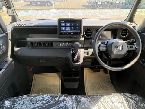 Honda N-BOX Custom