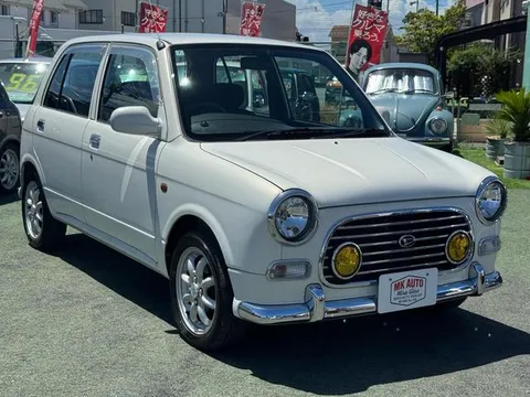 Daihatsu Mira Gino