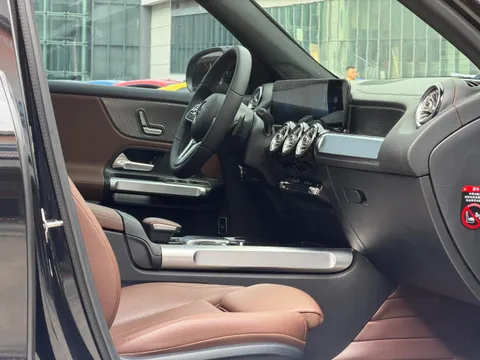 Mercedes-Benz Mercedes-Benz GLB
