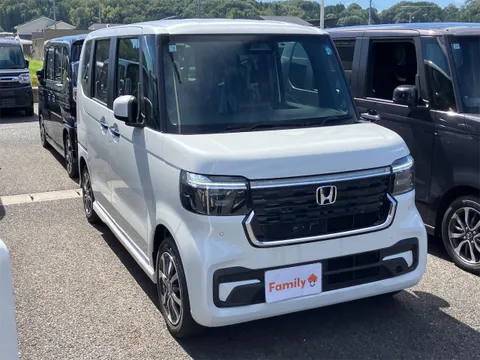 Honda N-BOX Custom