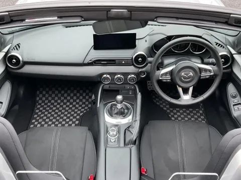 Mazda MX-5 (Roadster)