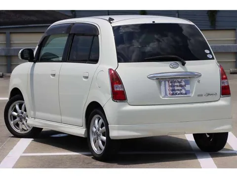 Daihatsu Mira Gino
