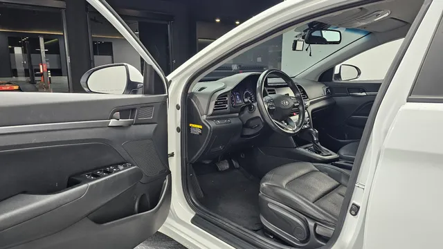 Hyundai Elantra (Avante)