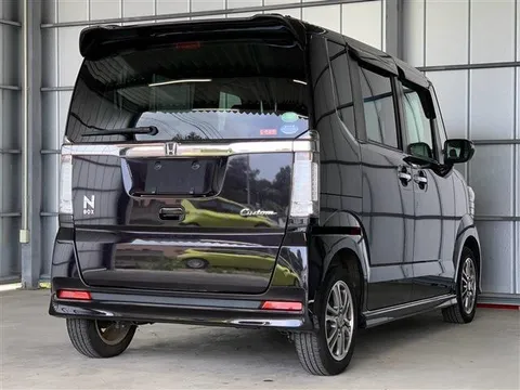 Honda N-BOX Custom