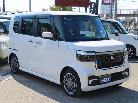 Honda N-BOX Custom