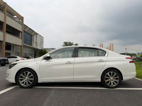 Peugeot 408