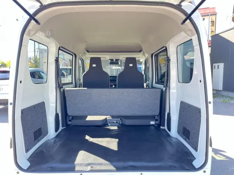 Nissan Clipper Van