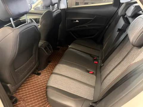 Peugeot 4008