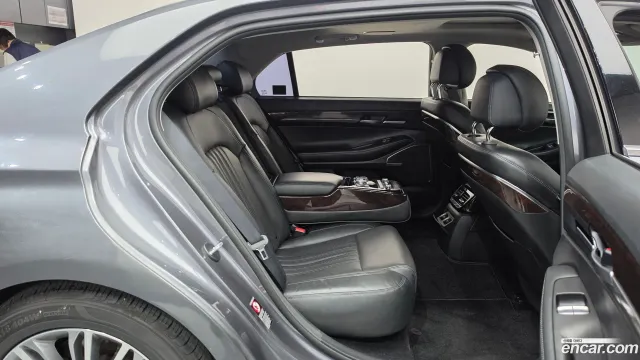 Genesis G90 (EQ900)