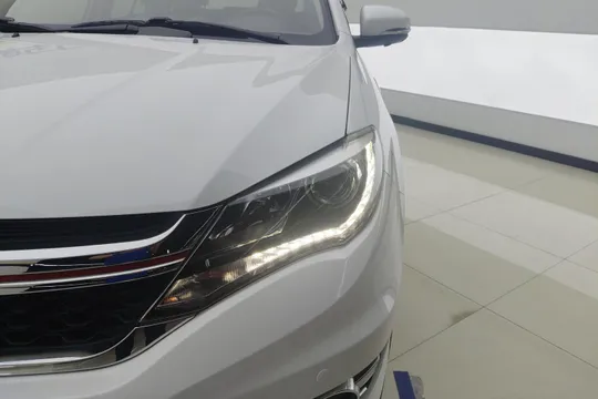BYD S7