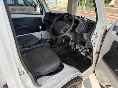 Nissan Clipper Truck