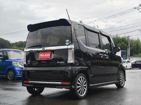 Honda N-BOX Custom