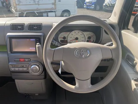 Toyota Pixis Space