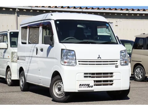 Mitsubishi Minicab Van