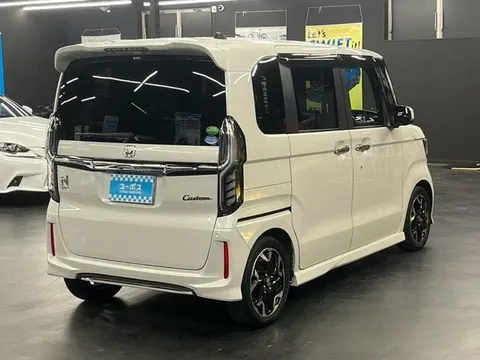 Honda N-BOX Custom