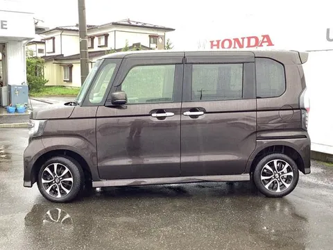 Honda N-BOX Custom