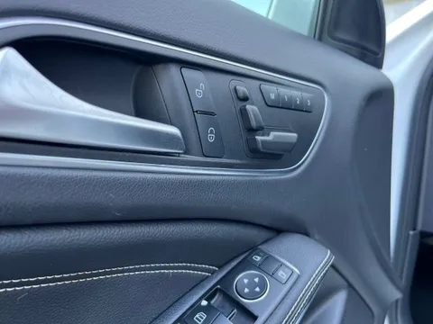 Mercedes-Benz Mercedes-Benz GLA