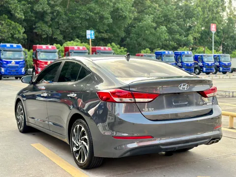 Hyundai Elantra (Avante)