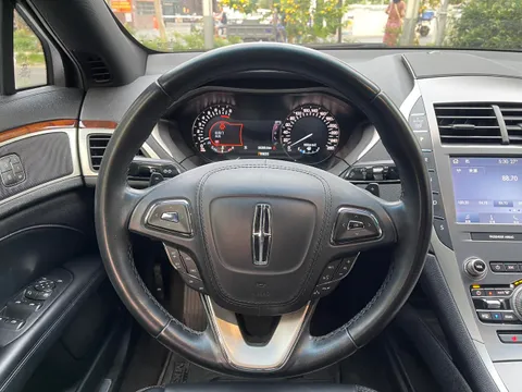 Lincoln MKZ